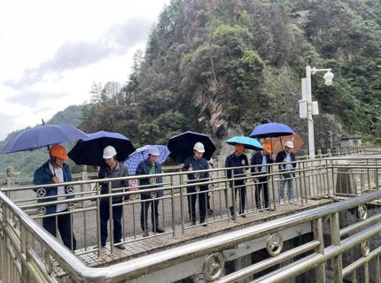 徐磊帶隊(duì)到公司基層單位開展節(jié)前安全生產(chǎn)檢查暨企業(yè)內(nèi)部監(jiān)管調(diào)研